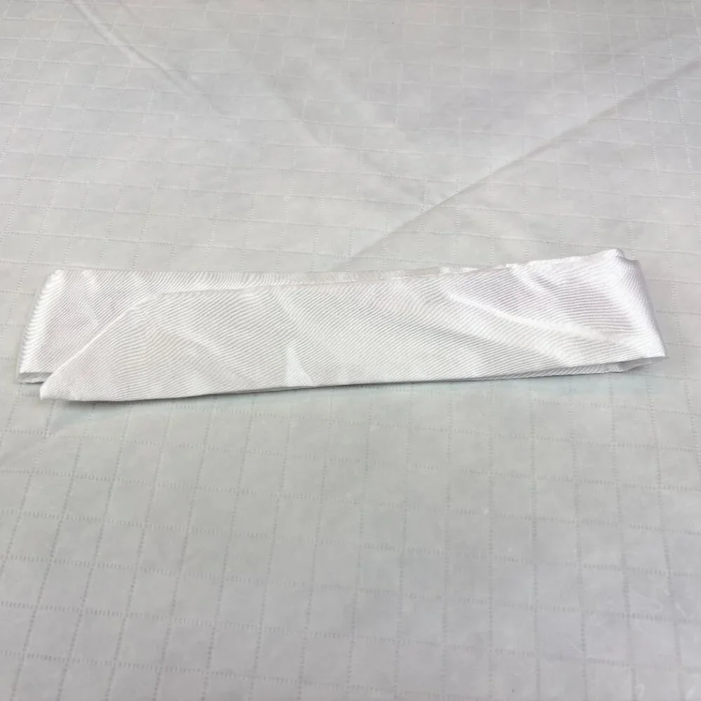 Minimalist elegant simple white satin skinny scarf twilly. New no tags